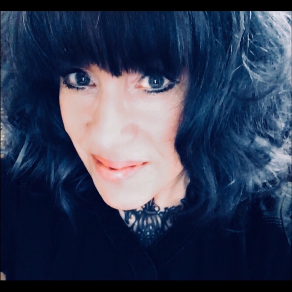 Meet your Posher, Paula - Picture 1 of 1